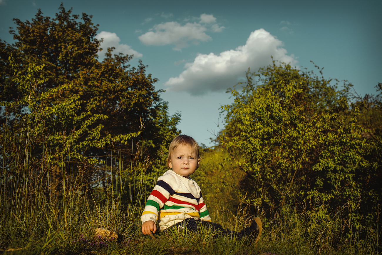 rodinné focení v nádherné přírodě v Praze s ročním dítětem 3